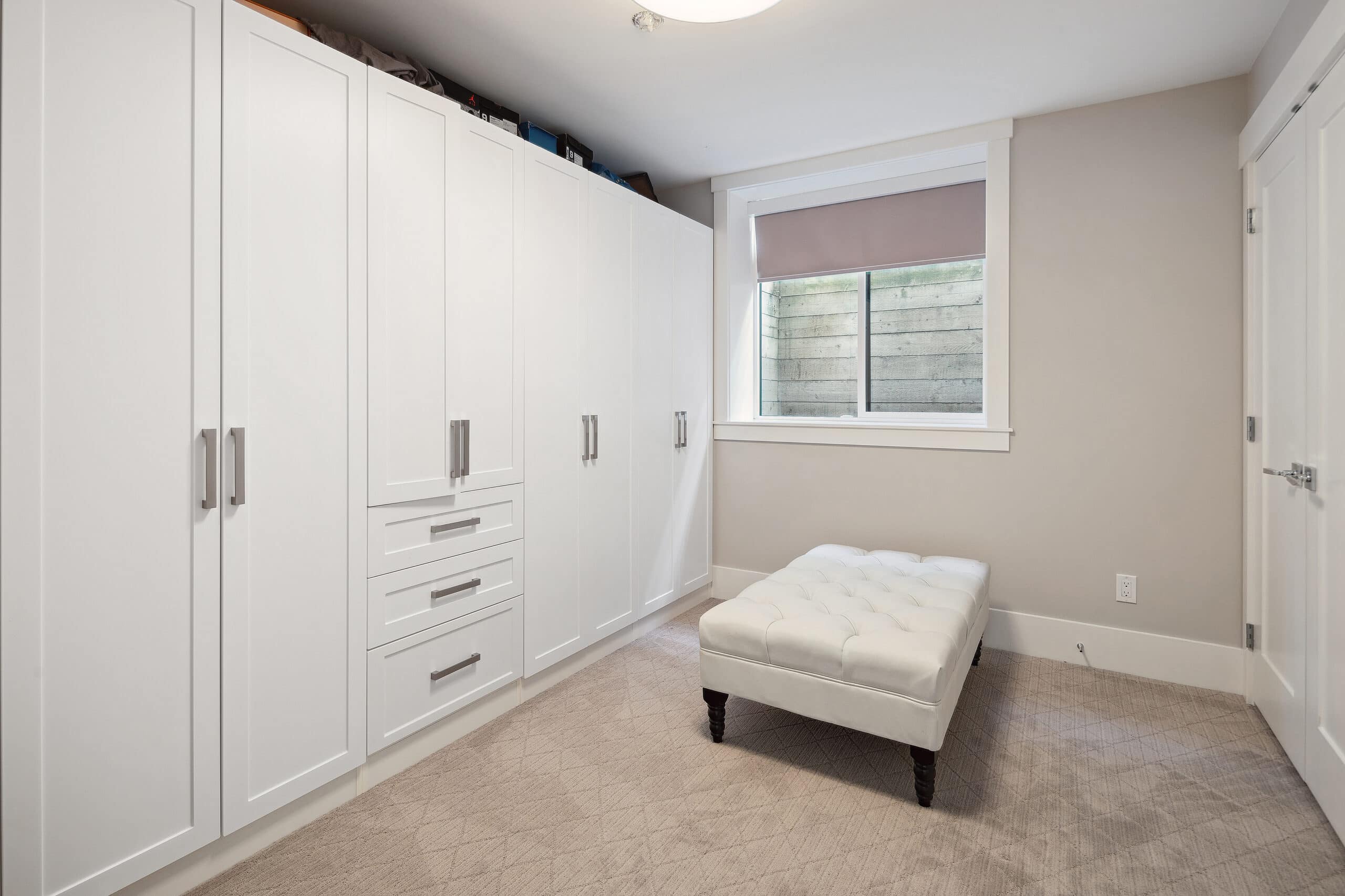 Sperling Avenue, view 15