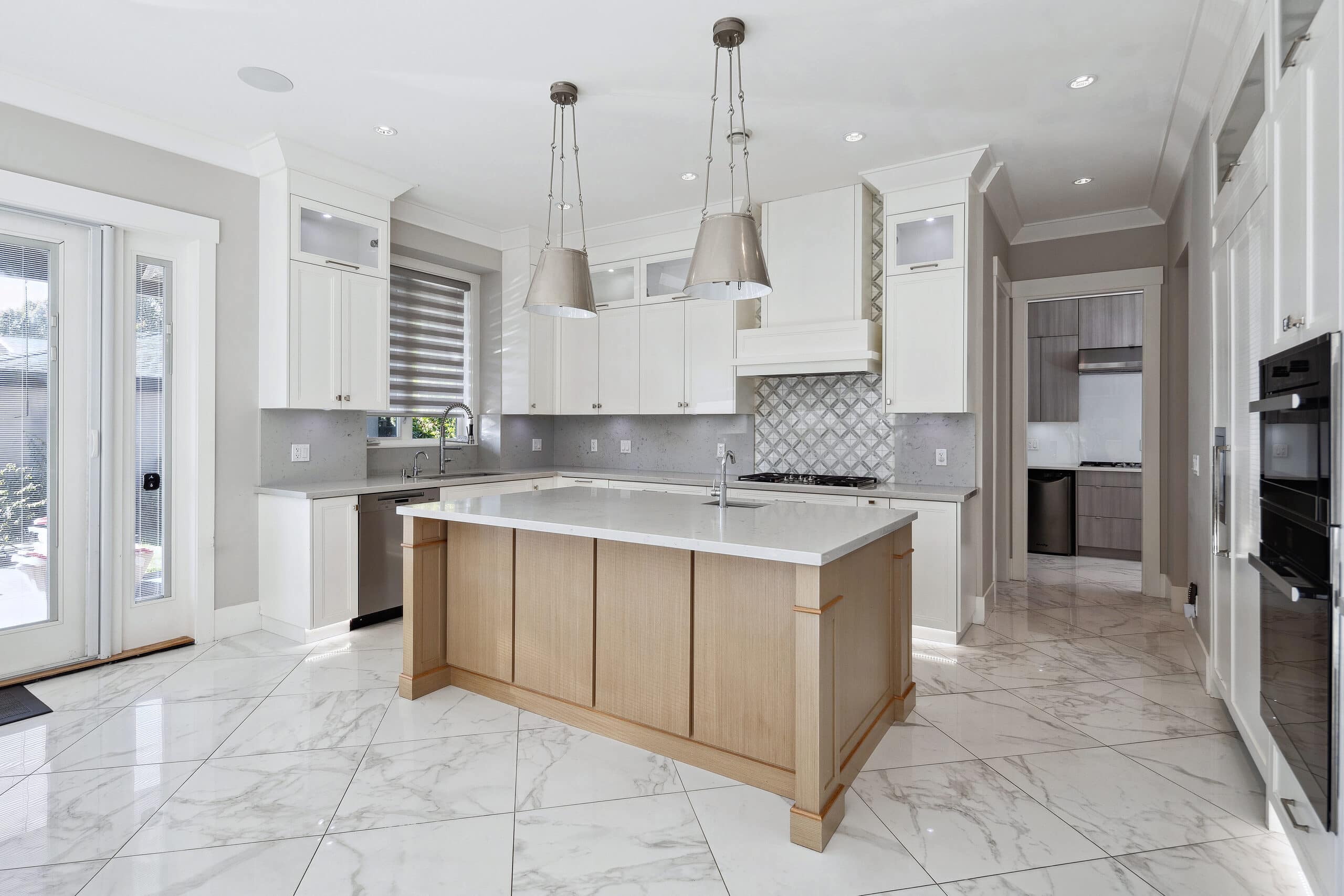 Sperling Avenue, view 9