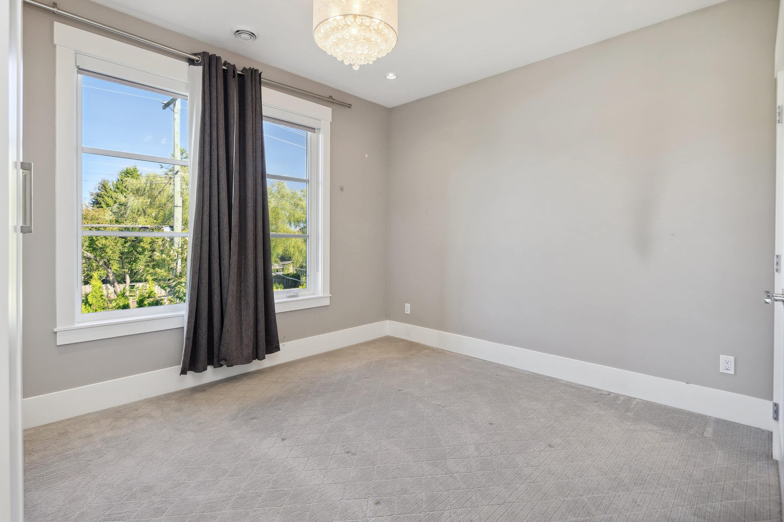 Sperling Avenue, view 16