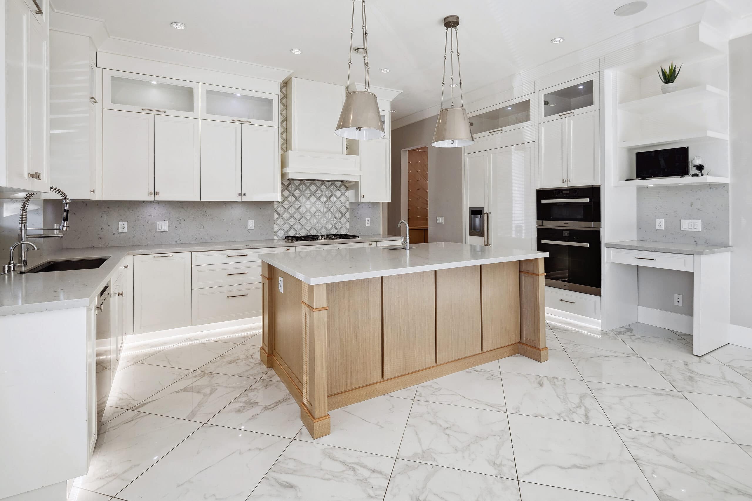 Sperling Avenue, view 8