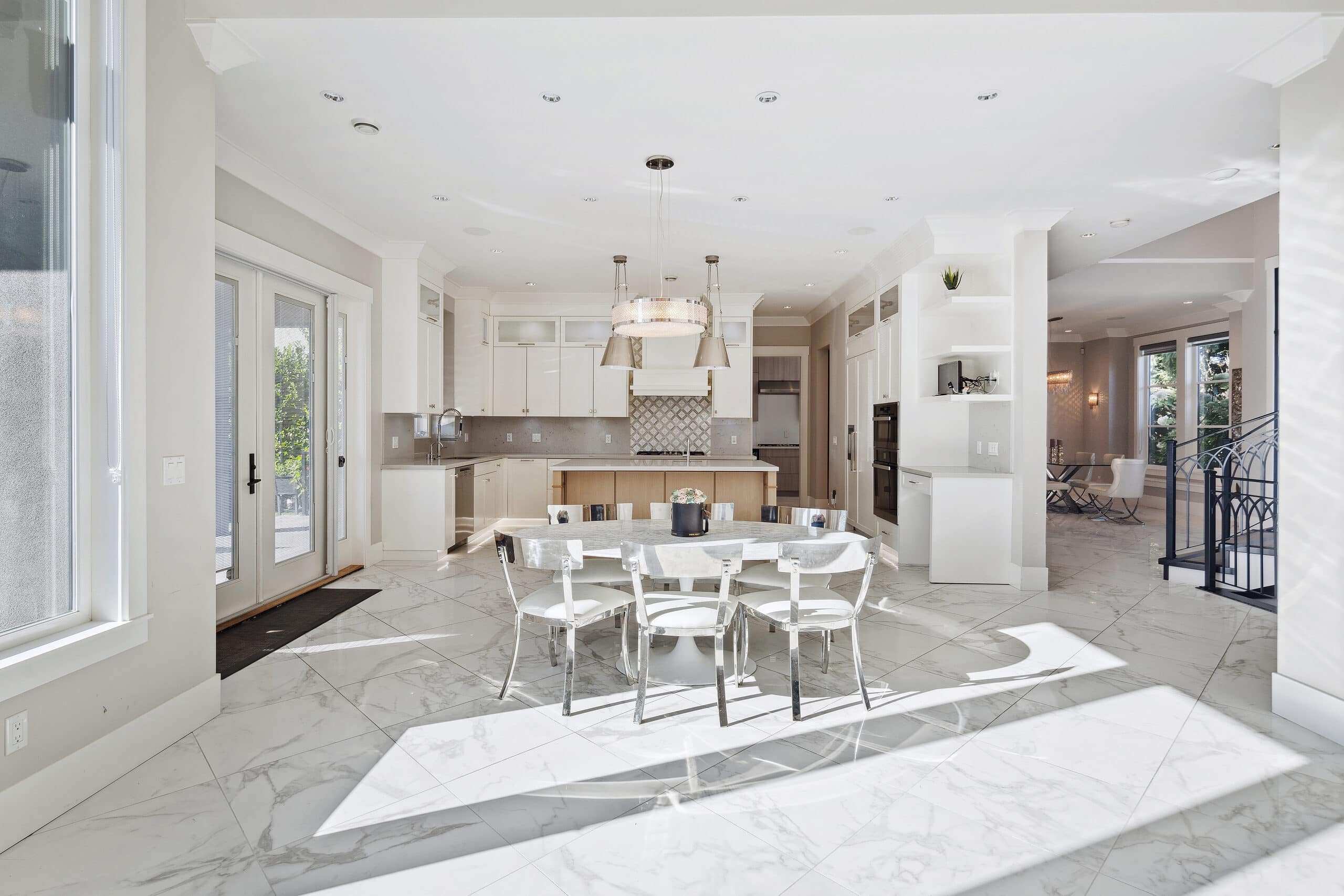 Sperling Avenue, view 3