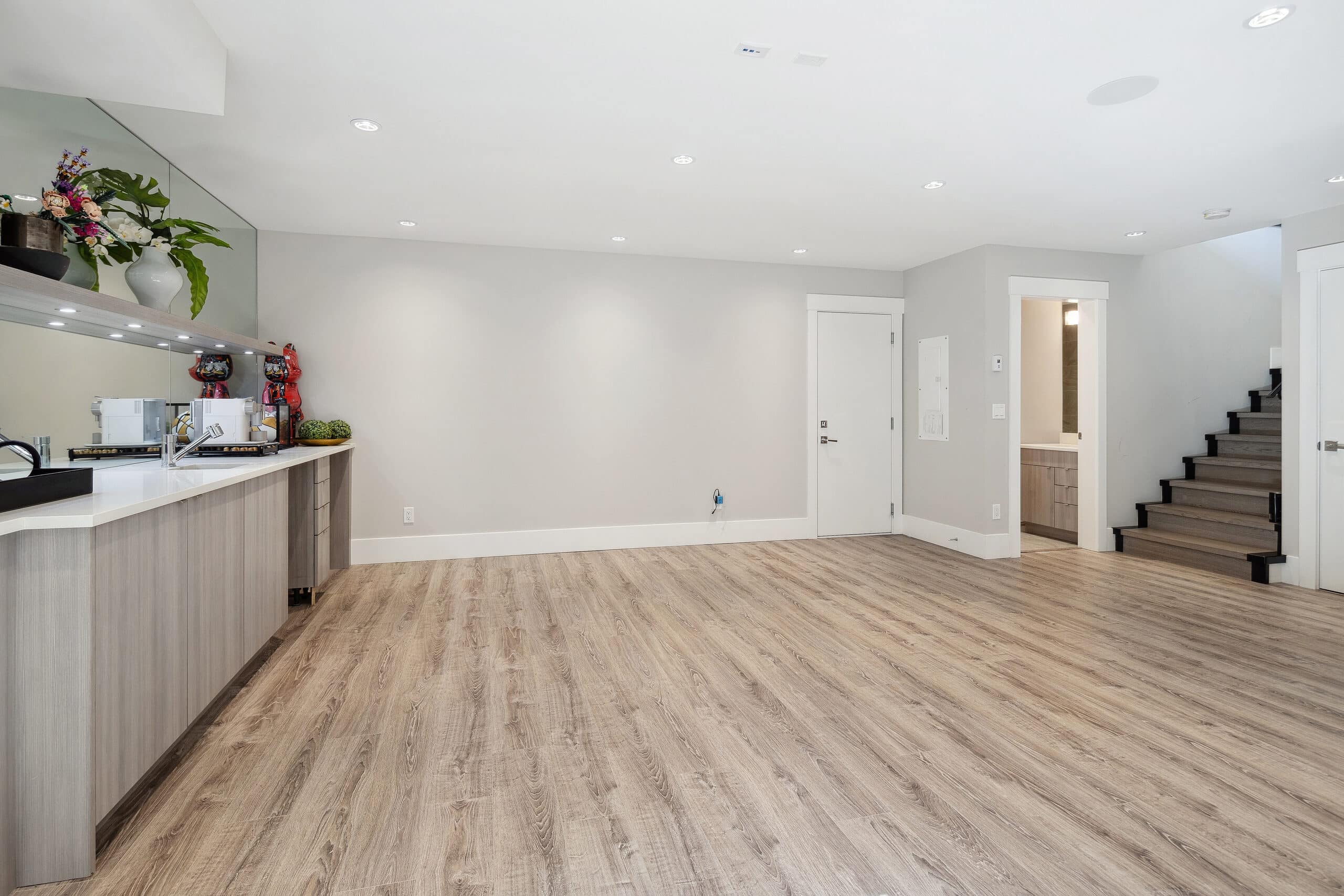 Sperling Avenue, view 19