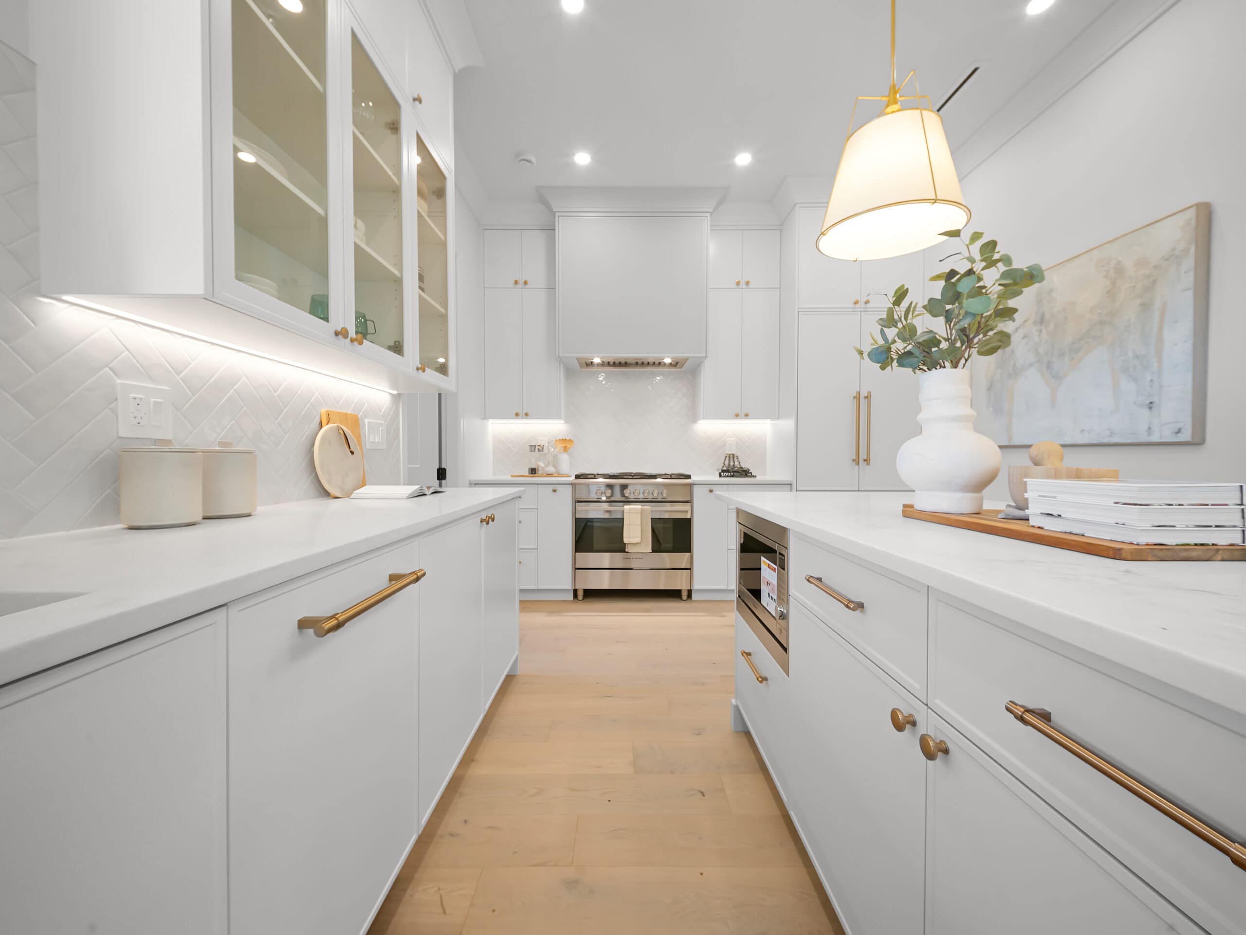 A warm kitchen in a Madison Avenue Homes home